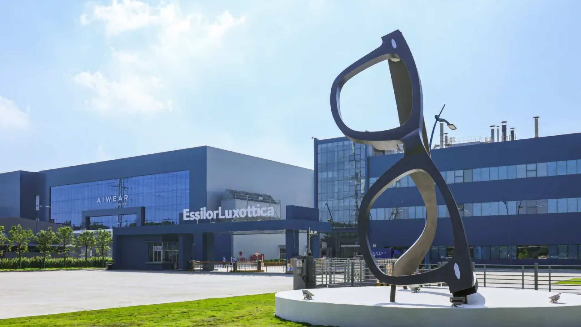 Luxottica Tristar - customer story banner